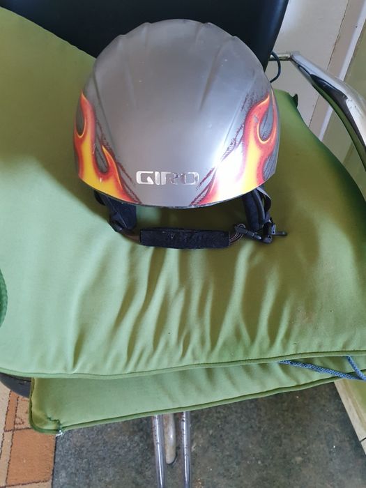 Casca ski giro  în stare buna