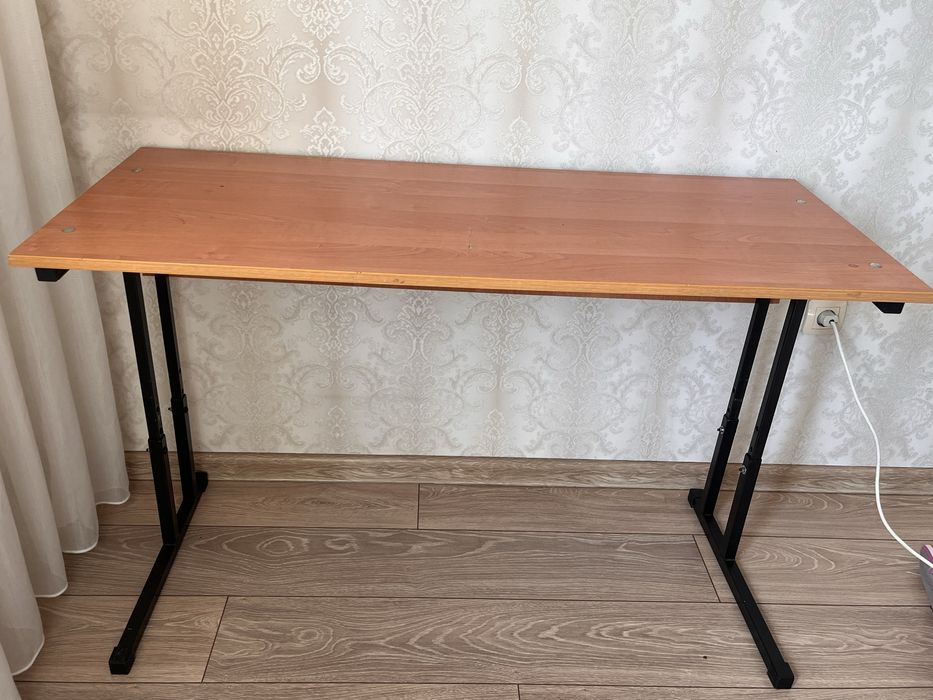 Продам письменный стол икеа/ парта
