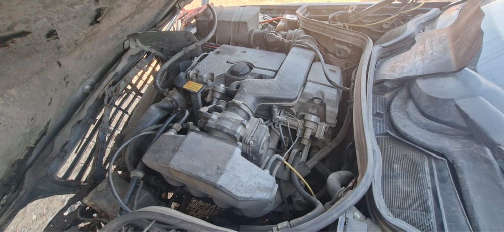 Мотор Мерседес 124 плита111