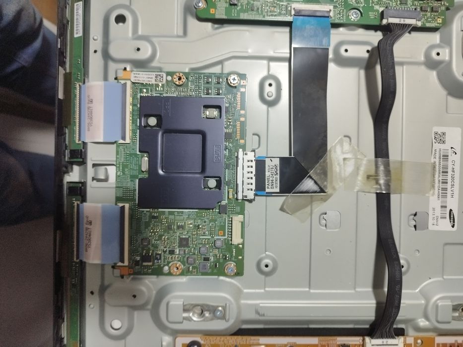 Dezmembrez Samsung ue32f6100aw
