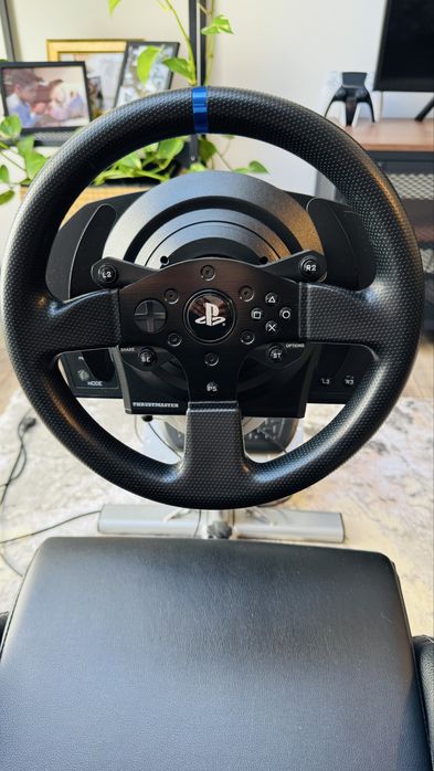 Scaun Playseat Evolution cu volan+pedale Thrustmaster T300RS