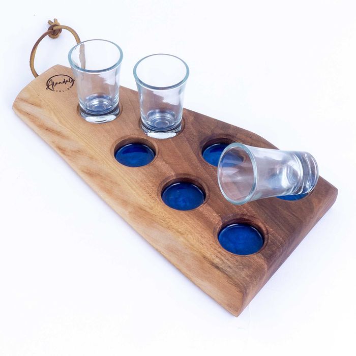 Suport 7 shoturi din lemn de nuc cu rășină epoxidică