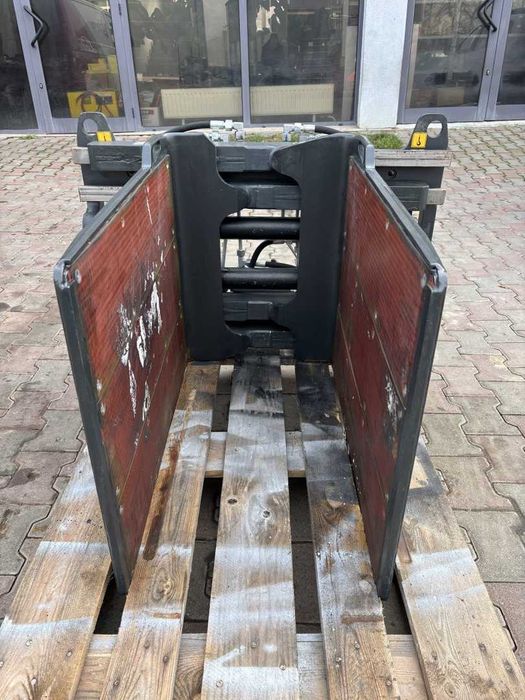 Atașament Bale Clamp KAUP Tip 1.5T413 Capacitate 1400 kg