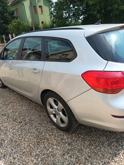 Opel Astra J.