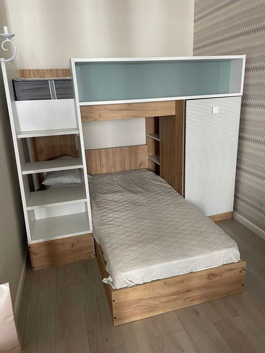 Кровать двухъярусная