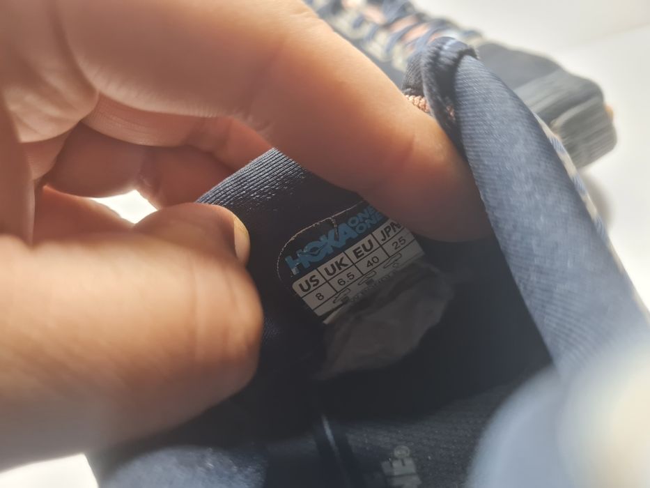 Маратонки Hoka Bondi 6

Носени,но в отлично състояние. 

Размер 40 сте