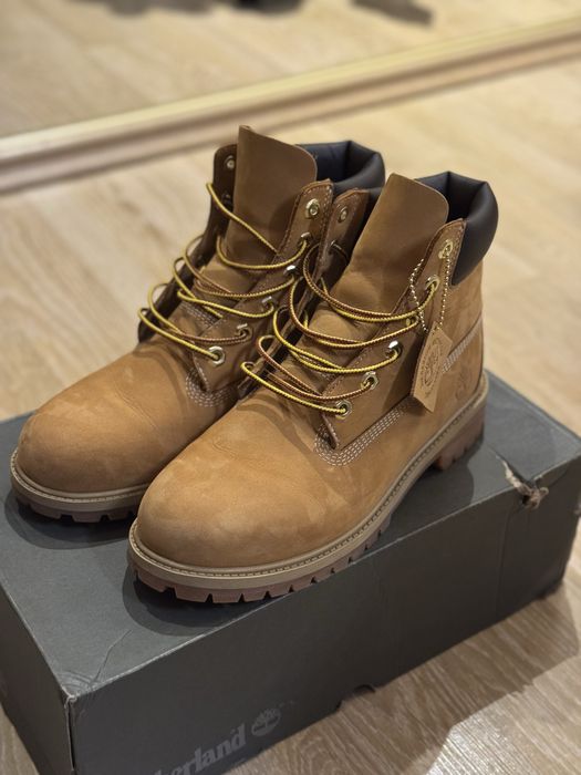 Ghete Timberland impermeabile, piele nabuc premium