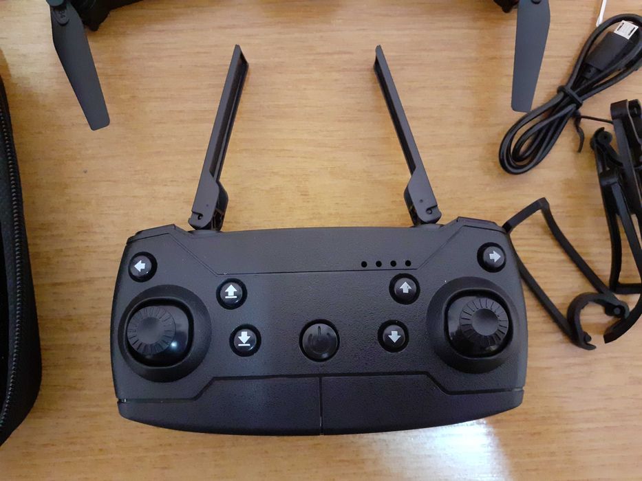 Mini model buggy 4x4 si minidrona