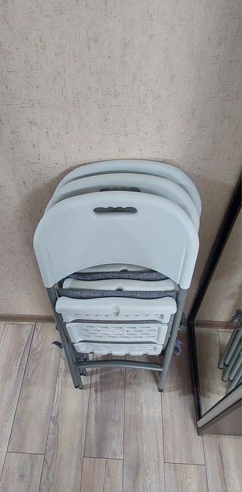 Стулья складные пластиковые 3шт.