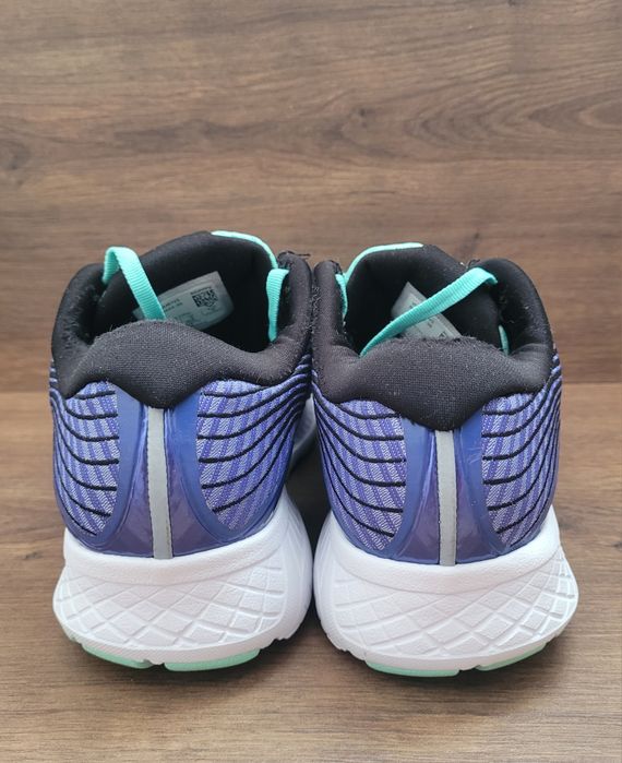 Много запазени!Дамски маратонки Saucony Ride ISO-39номер