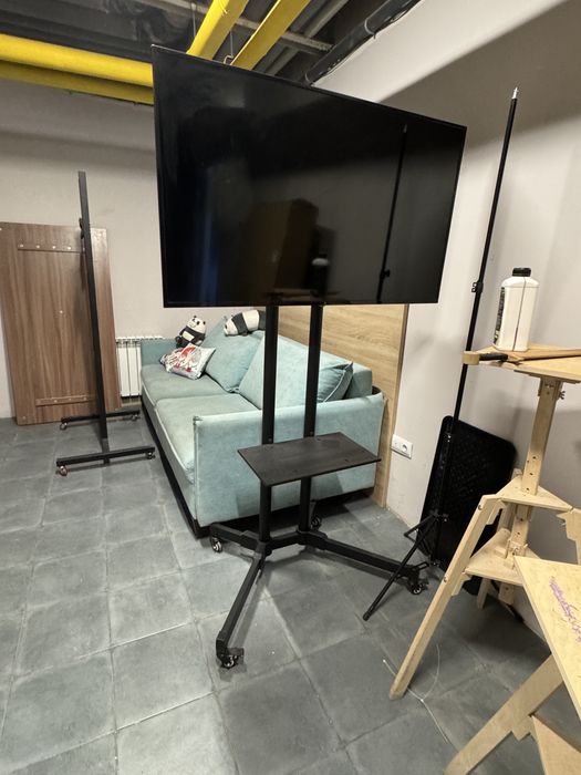Телевизор 50 дюймов + стойка для телевизора