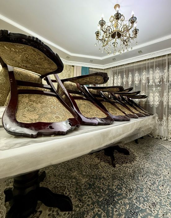 Срочно! Большой стол 19 стульев отличном состоянии!!!