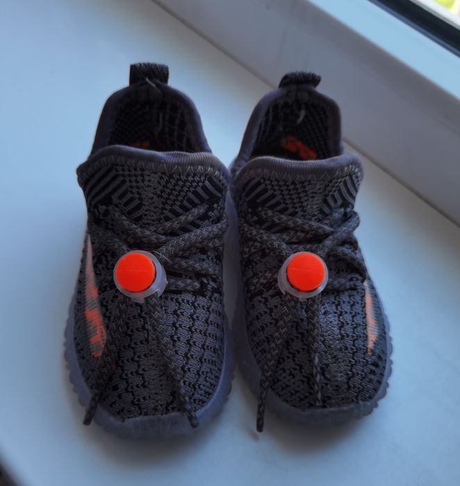 Детские кроссовки