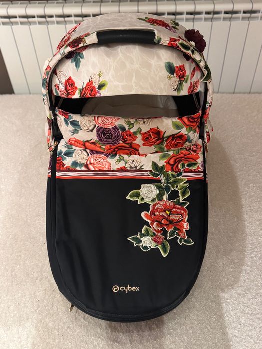 Кош за новородено Cybex Priam 4 /e-PRIAM Lux Spring Blossom