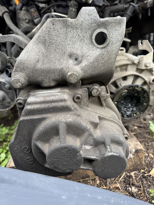 Cutie viteze 6 trepte vw Touran 1.9 BXE