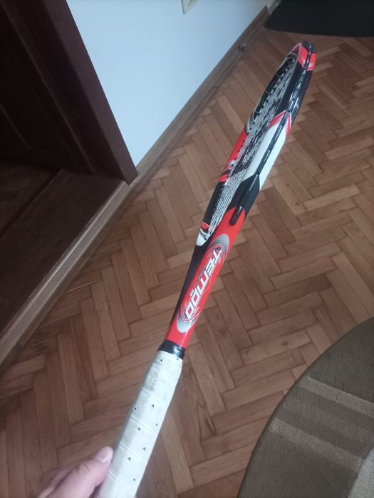 Vând racheta tenis de câmp preț 200 lei