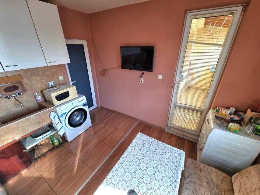 Тристаен апартамент с ГАРАЖ за продажба кв. Дружба 3