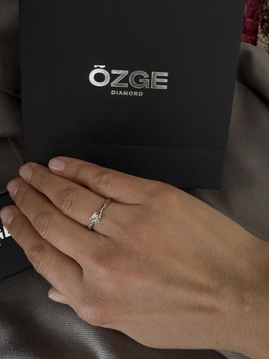 Серебряное кольцо 925 с бриллиантом