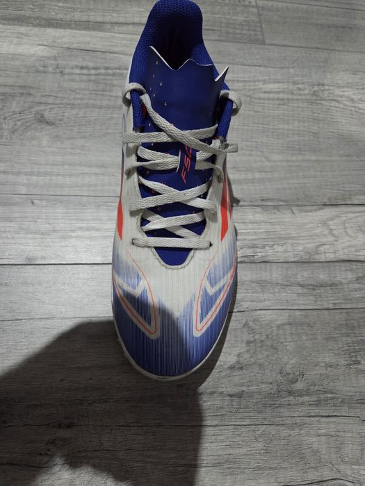 Adidasi fotbal/ teren sintetic