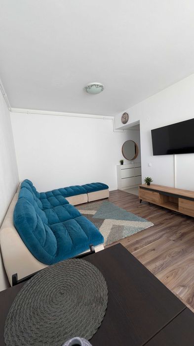Vând apartament decomandat zona 9 mai