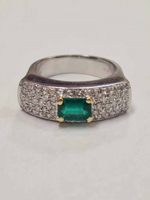 Inel din aur alb 18k cu smarald natural si diamante naturale, IAU754