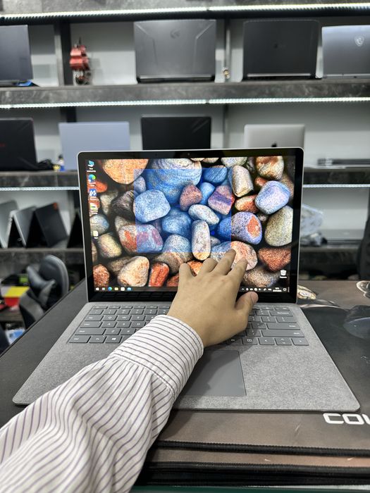 Мощный офисный ноутбук Microsoft Surface 3 i5-1035G7 8/256