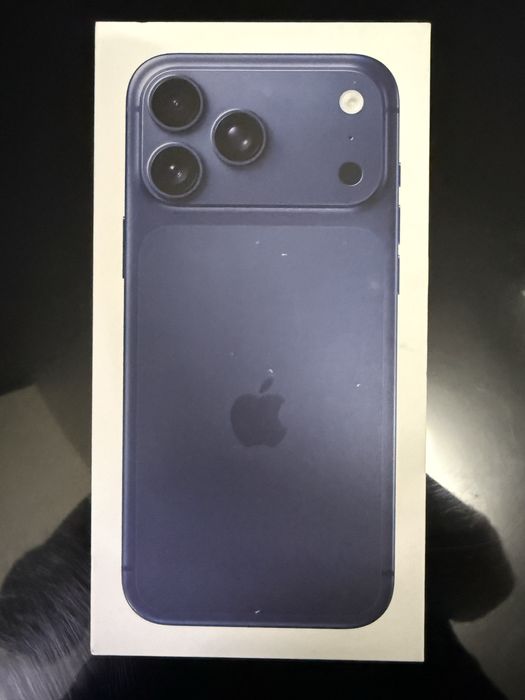 IPhone 17 pro max deep blue 256GB