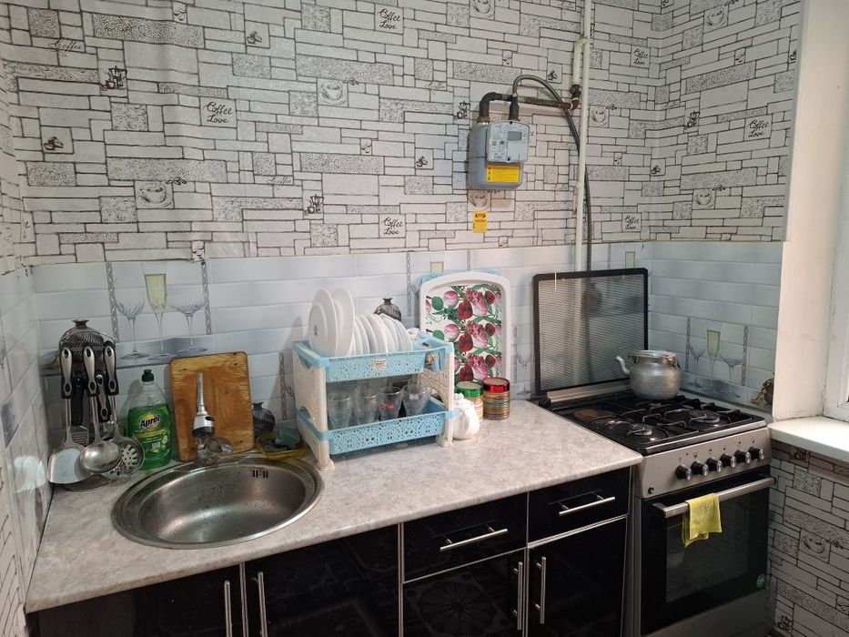 Квартира сотилоди хамма жихози бн