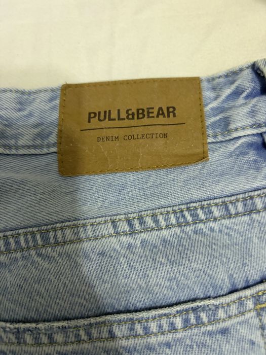 Blugi pull&bear standard albastri deschis marimea 42 purtati de mai multe ori