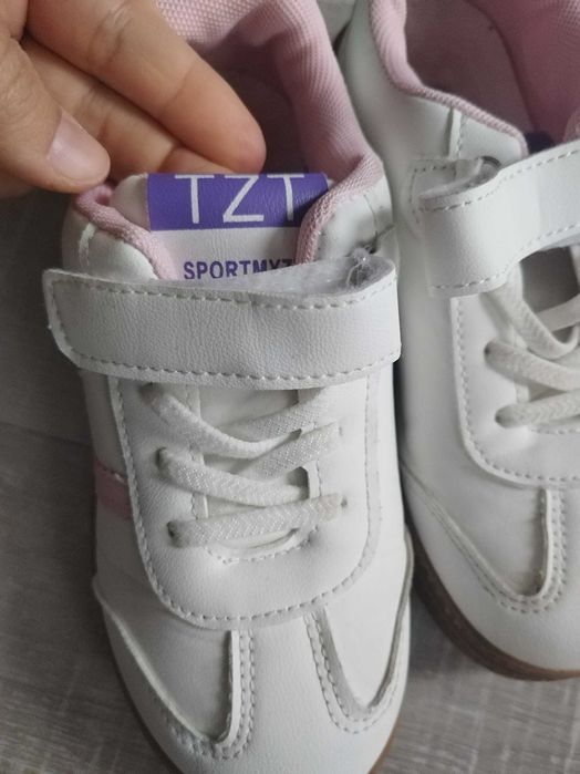 Adidasi fetite nr 34