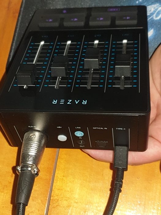 Звуковая аудиокарта Razer audio mixer