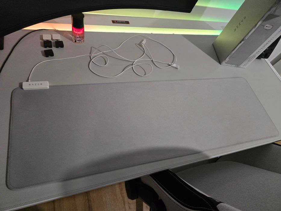 Mousepad Razer Goliathus Extended Chroma Mercury – cutie originală, ca nou
