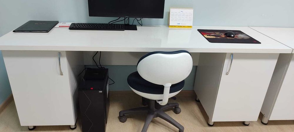 Продам белый стол