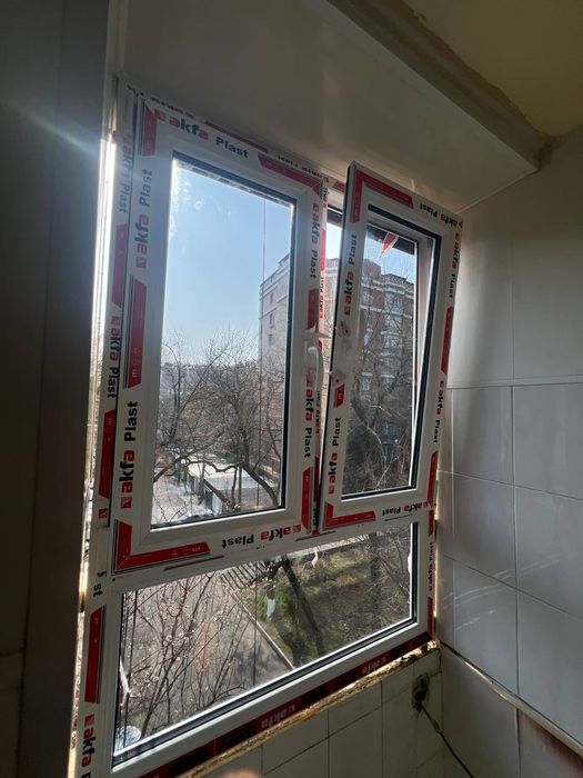 Akfa eshik, rom va peregarodka ornatamiz