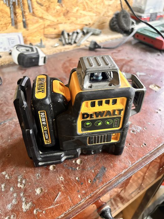 Schimb cu rotopercutor Laser dewalt in 3 linii