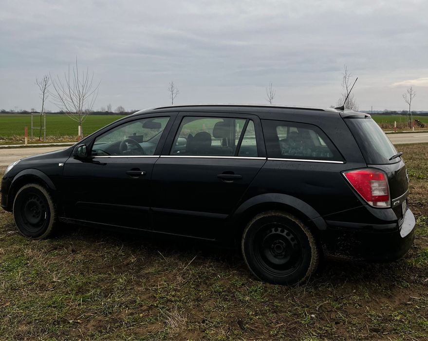 Vând Opel Astra H, an fabricație 2005, motor 1.7 CDTI (101 CP)