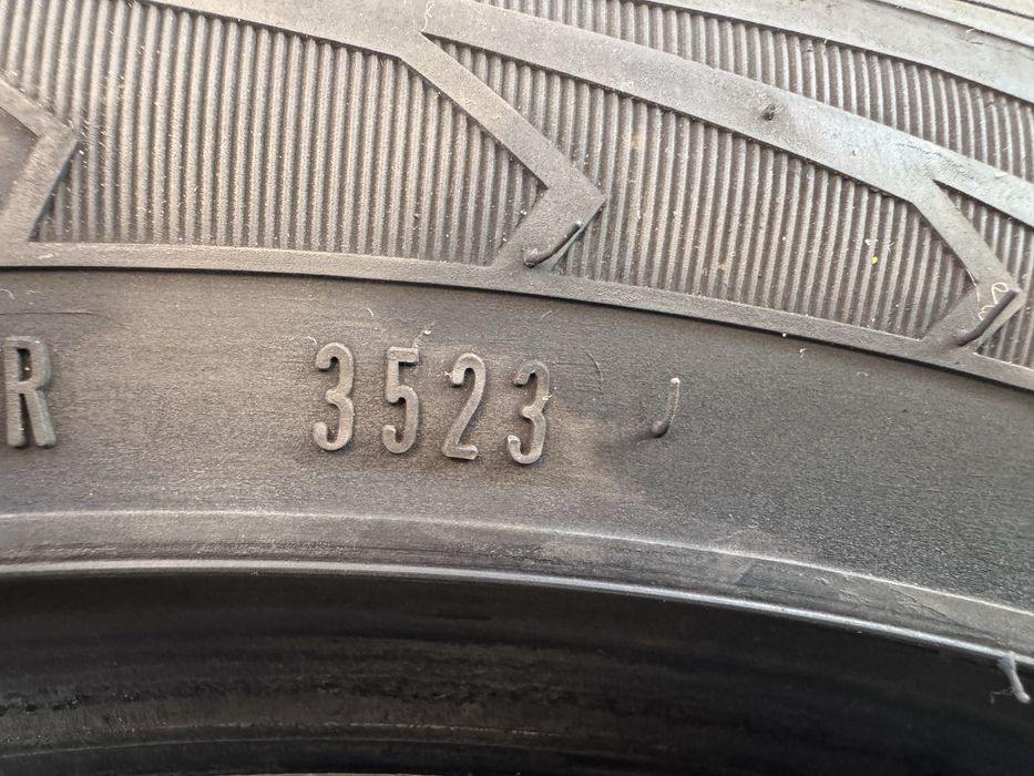Автомобилни гуми 225 45 17 Goodyear