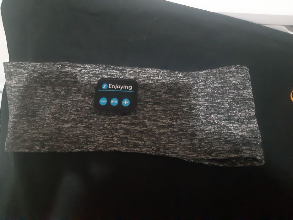 Продам беспроводные наушники