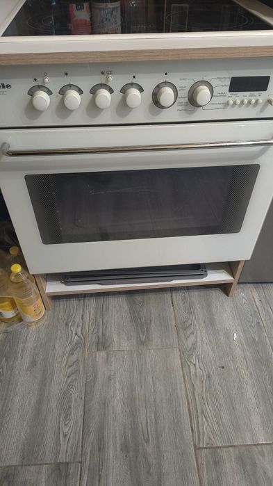 Vând cuptor și plita electrica adusă din Germania