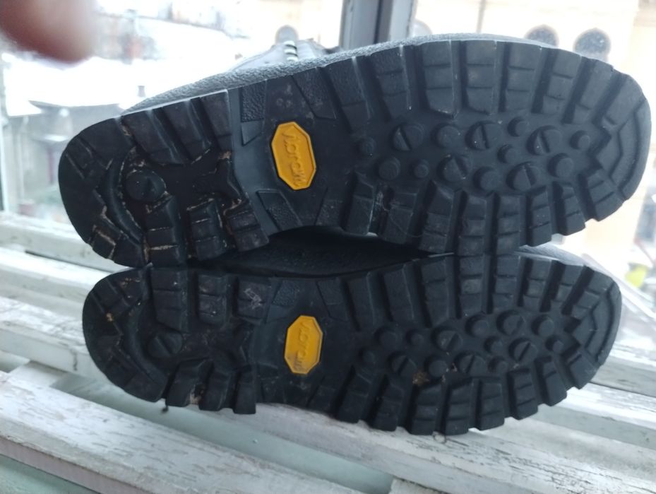 Bocanci Han Wag si Meindl 44