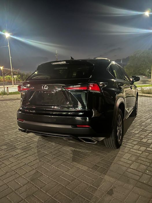 Продам LEXUS NX 300