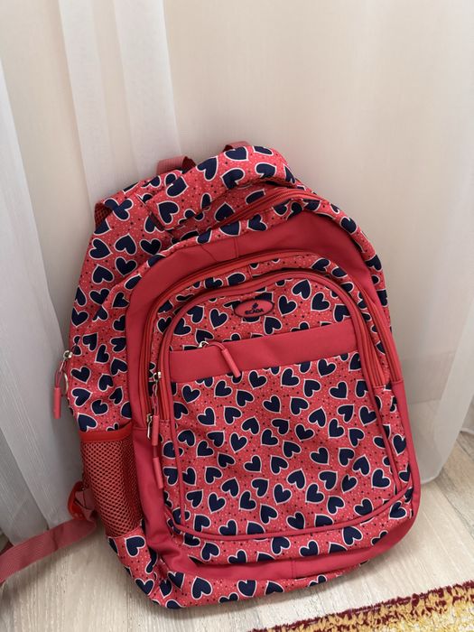 Vand ghiozdane fete si baieti!