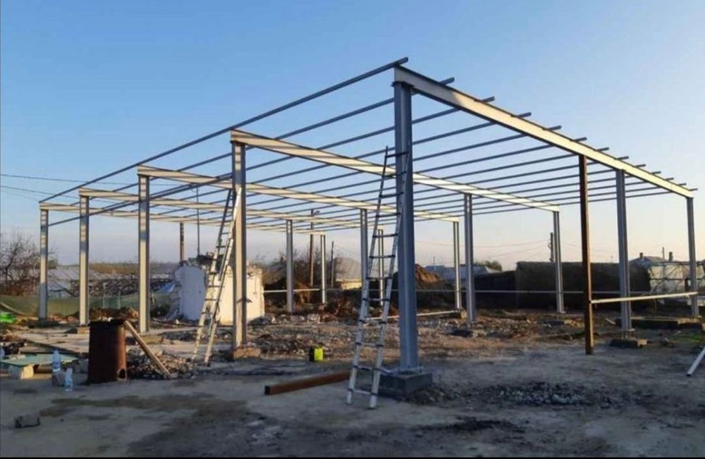 Hala metalica de vanzare structura solidă și durabilă .