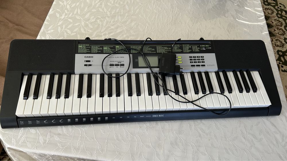 Синтезатор casio LK-135