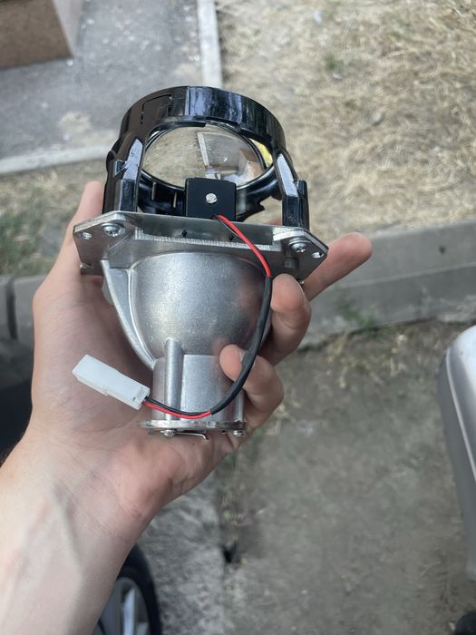 Продам линзы на фару для автомобиля