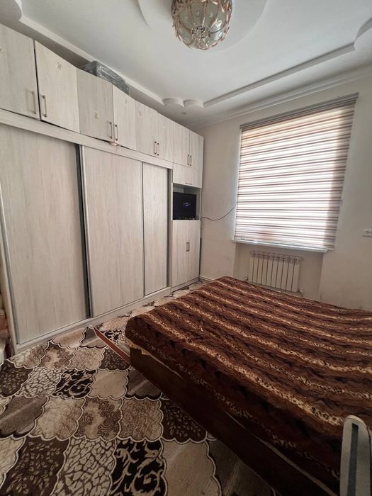 Квартира сотилади 2 хона 2 этаж кирпичном дом