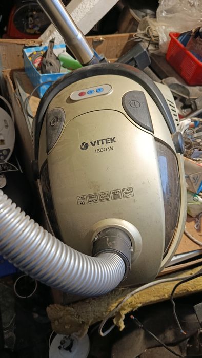 Пылесос бытовой рабочий