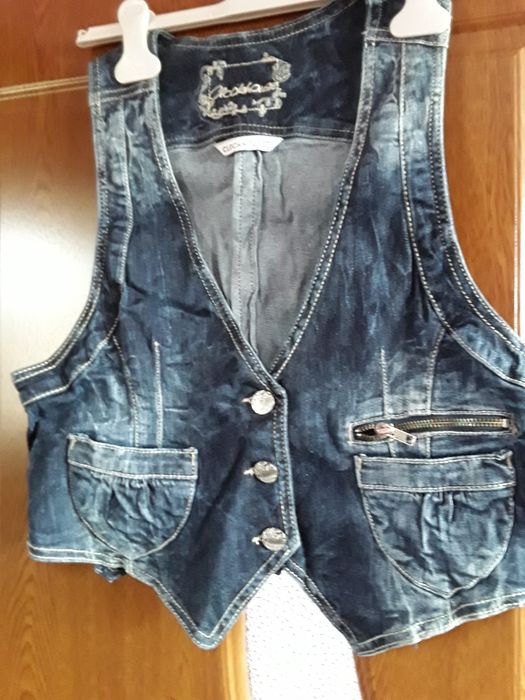 Vând Vestă Dama de Blugi Nouă Mărimea M