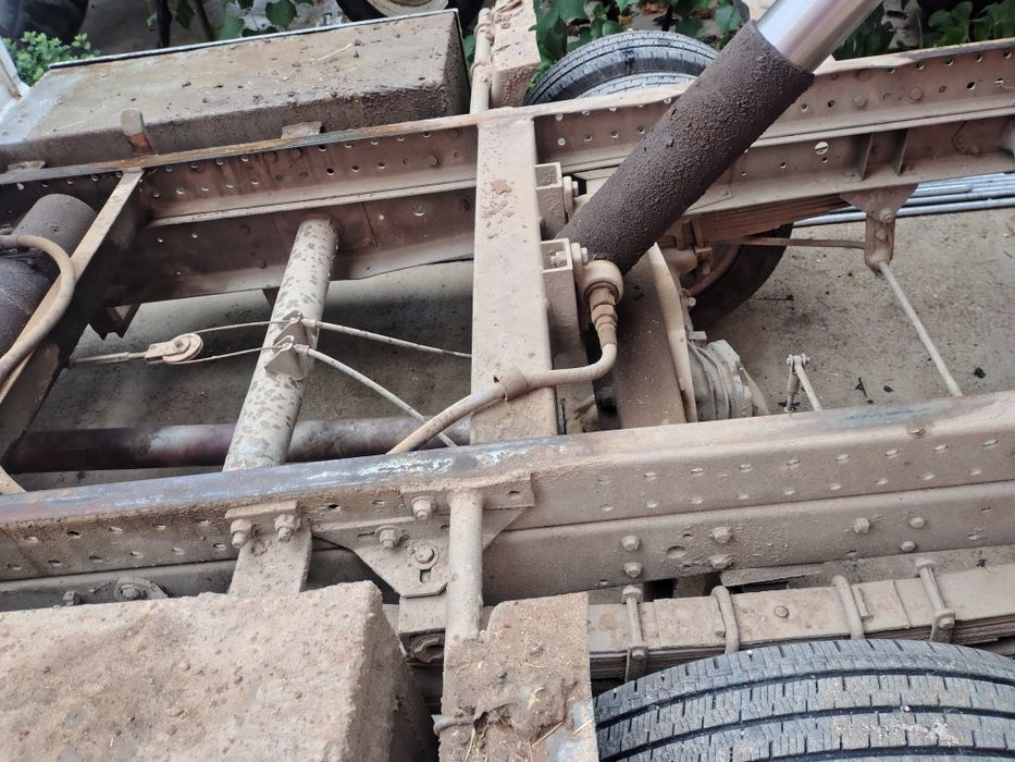 Schimb Iveco daily basculabil  cu SUV ofer diferență  dacă este cazul