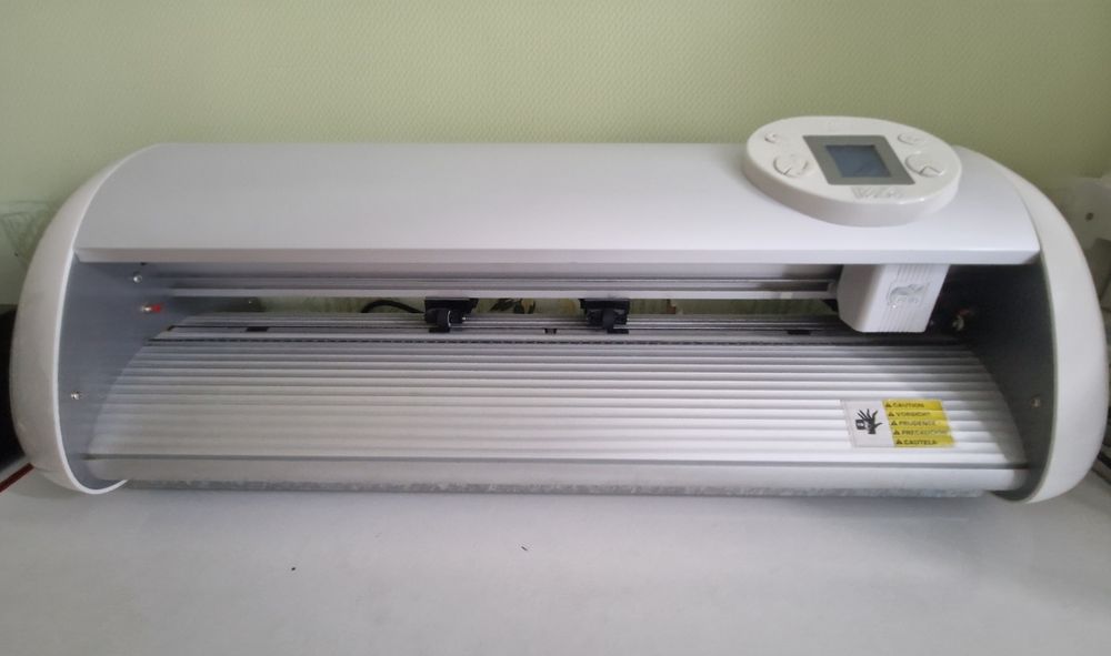 Продам режущий плоттер